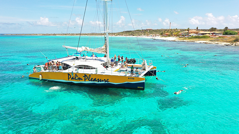 Palm Pleasure Catamaran in Aruba by De Palm Tours 1