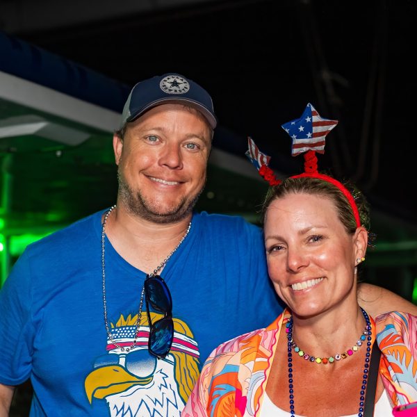 couple celebrating 4th of july on aruba